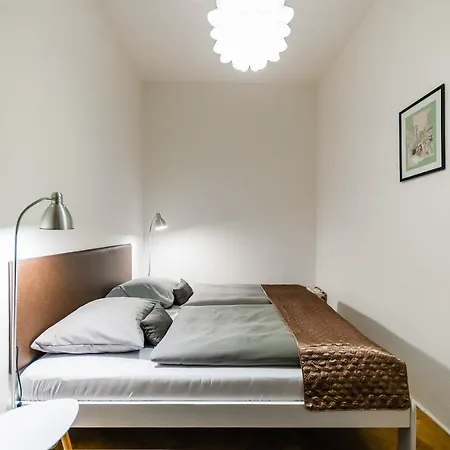 Apartment Square *