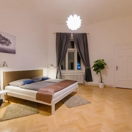Apartment Square *